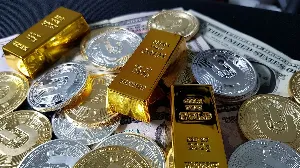 Gold Prices Reach Record Highs Amid Global Economic Uncertainty