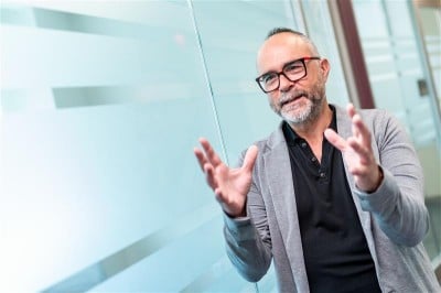 Structural findings reveal how distinct GPCR ligands create different levels of activation