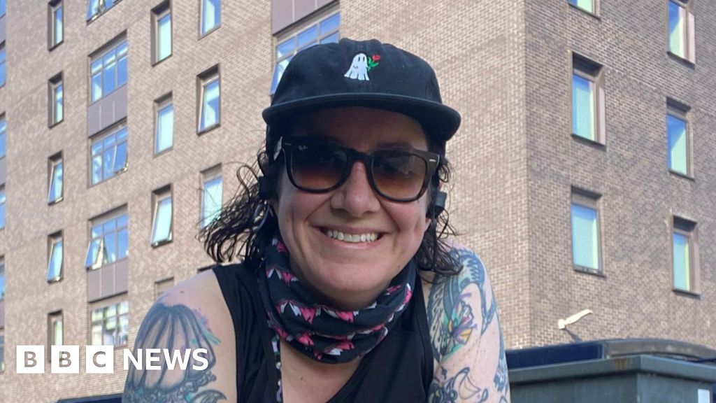 Tameside marathon runner in India says she is battling sickness