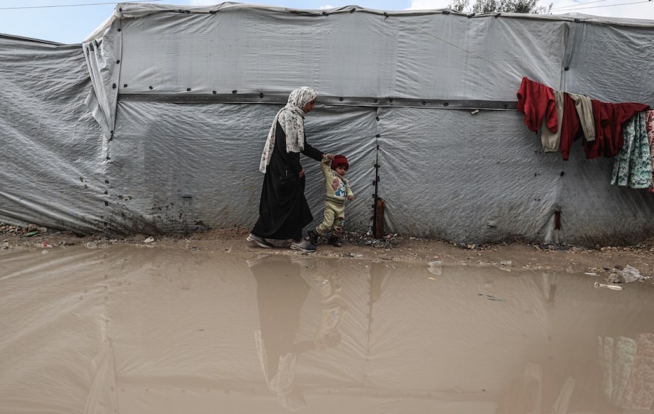 Polar low with strong winds, heavy rain hits Gaza, threatening displaced families – Middle East Monitor