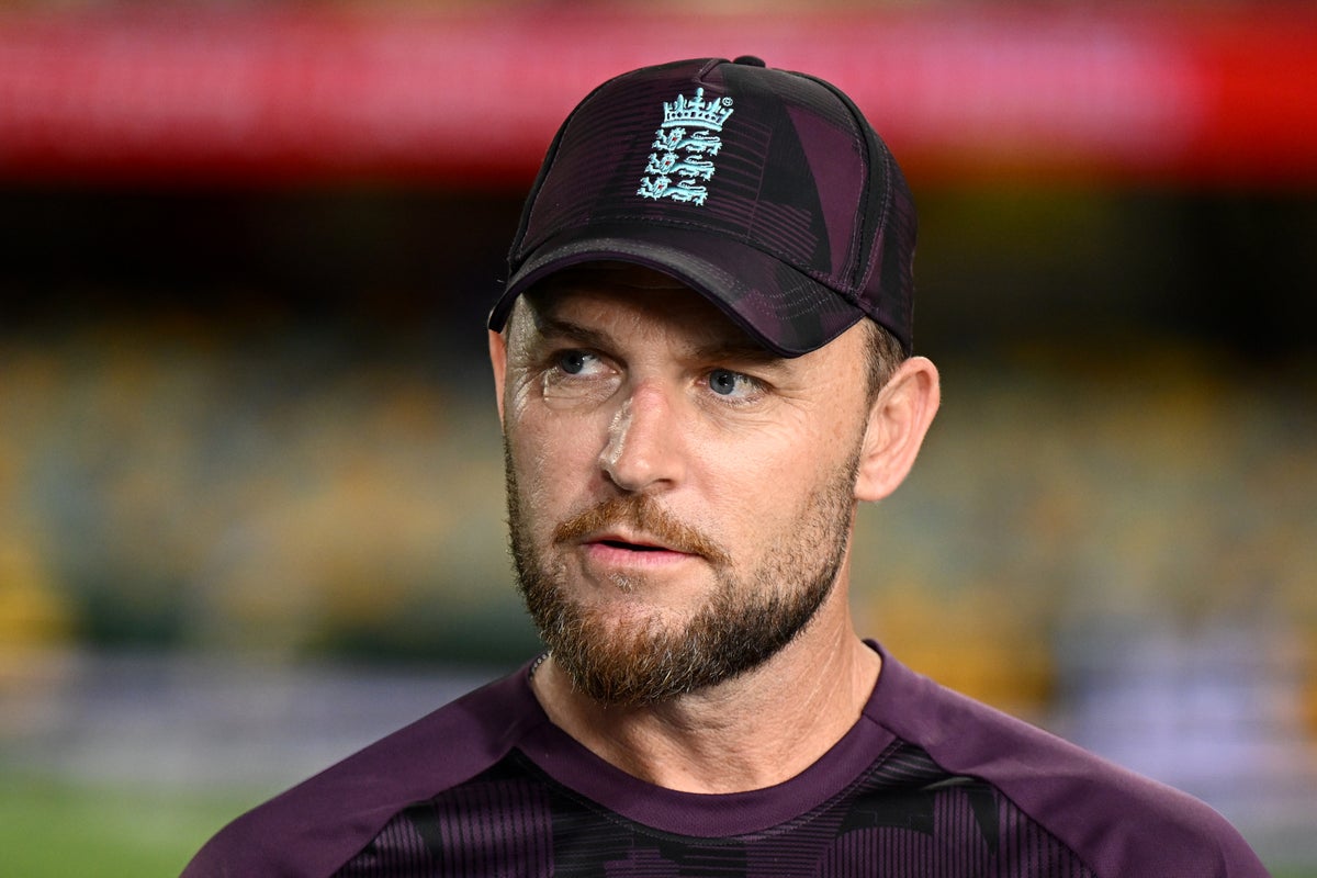 Brendon McCullum demands strong response from England to rescue Ashes campaign