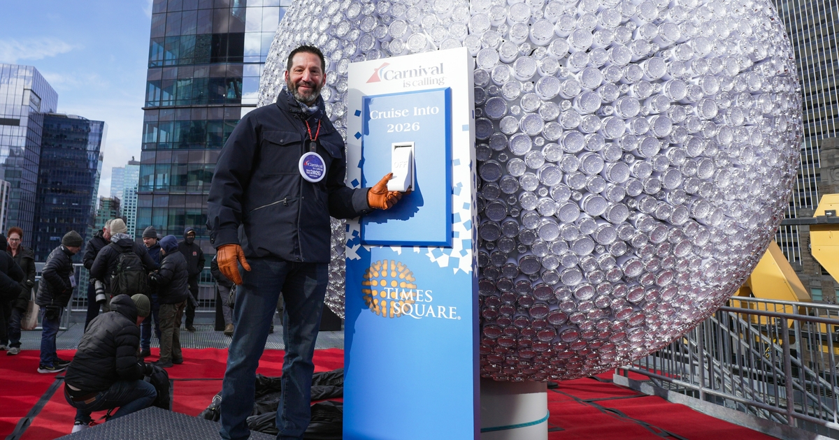 AMERICA’S CRUISE LINE BRINGS EXTRA SPARKLE TO AMERICA’S BIGGEST NEW YEAR’S CELEBRATION