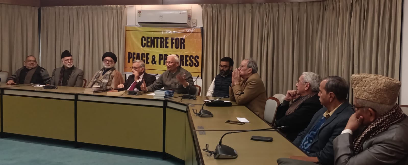 Peace Dialogue in Delhi Flags Deepening Kashmir Alienation, Urges Centre to Honour Statehood Promise