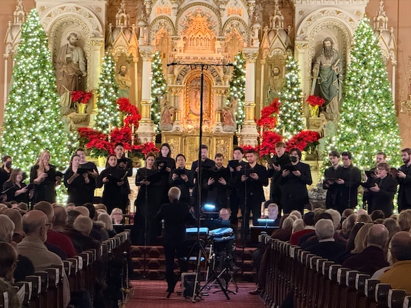 Chicago Classical Review » » Kraemer-led MOB choral program provides customary holiday warmth