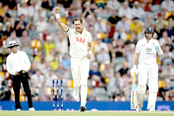 Starc makes history but Root steals the show with maiden Ashes century