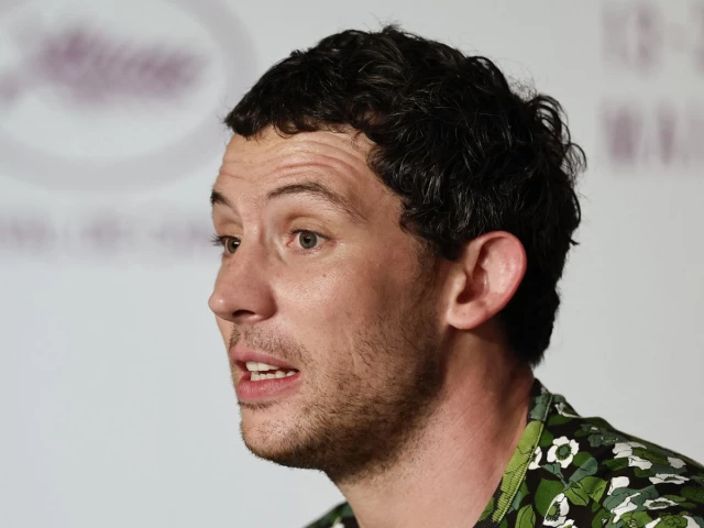 Josh O’Connor jokes about playing Linguini in live-action Ratatouille during SNL appearance