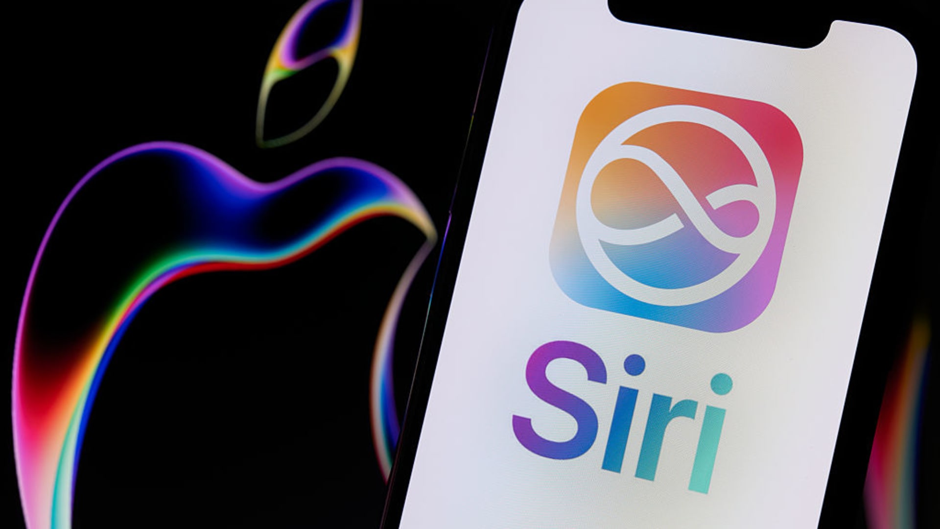 Apple and Google are teaming up on AI. What it means for both stocks