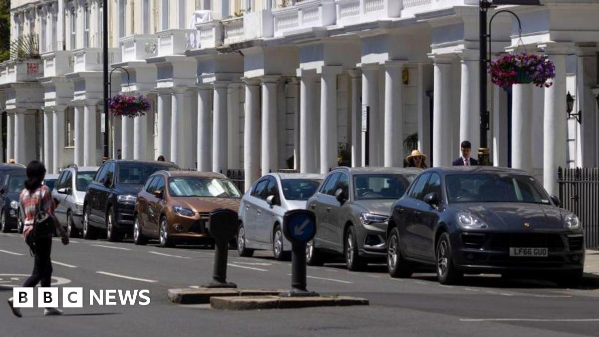 Lib Dems call for new crackdown on car crimes as 90% unsolved