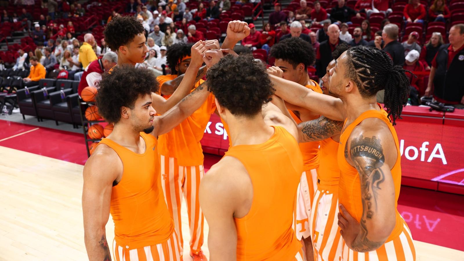 #19/20 Vols Drop SEC Opener at #18 Arkansas, 86-75