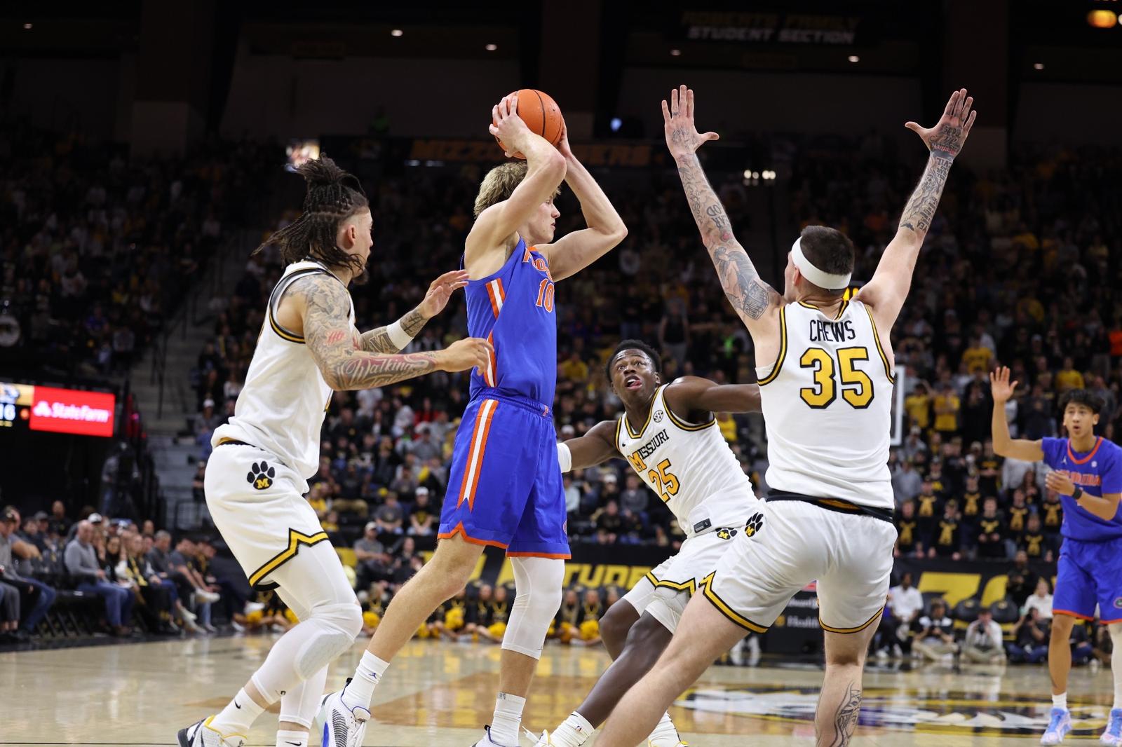 UF Falls in SEC Opener at Missouri