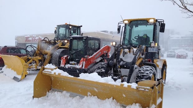 As skiers revel in heavy snowfall, some Canmore residents struggle to get around