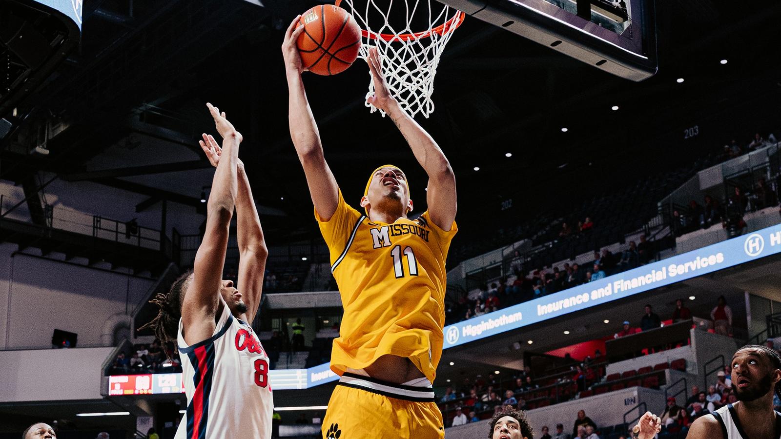 Men’s Basketball Hosts Auburn on Wednesday Night