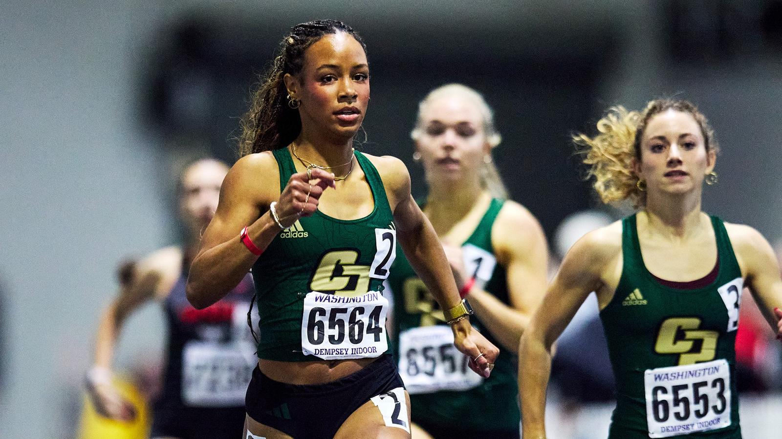 Cal Poly Posts 17 Top-5 Marks at UW Preview