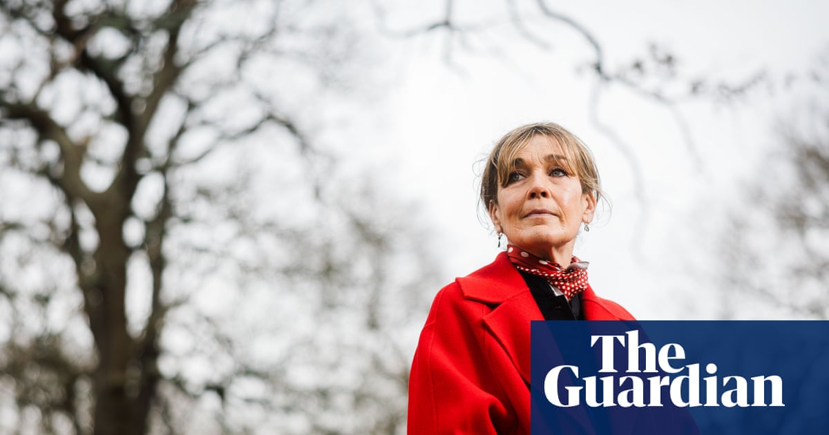 I heard the news on the radio: my parents and sister had died in a helicopter crash. How would I survive their sudden loss? | Family