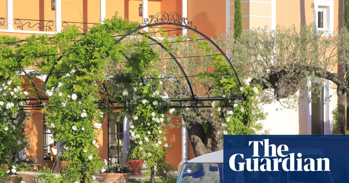 Royalty, Bardot … White Lotus? HBO hit books in to €21,000-a-night chateau for series four | The White Lotus