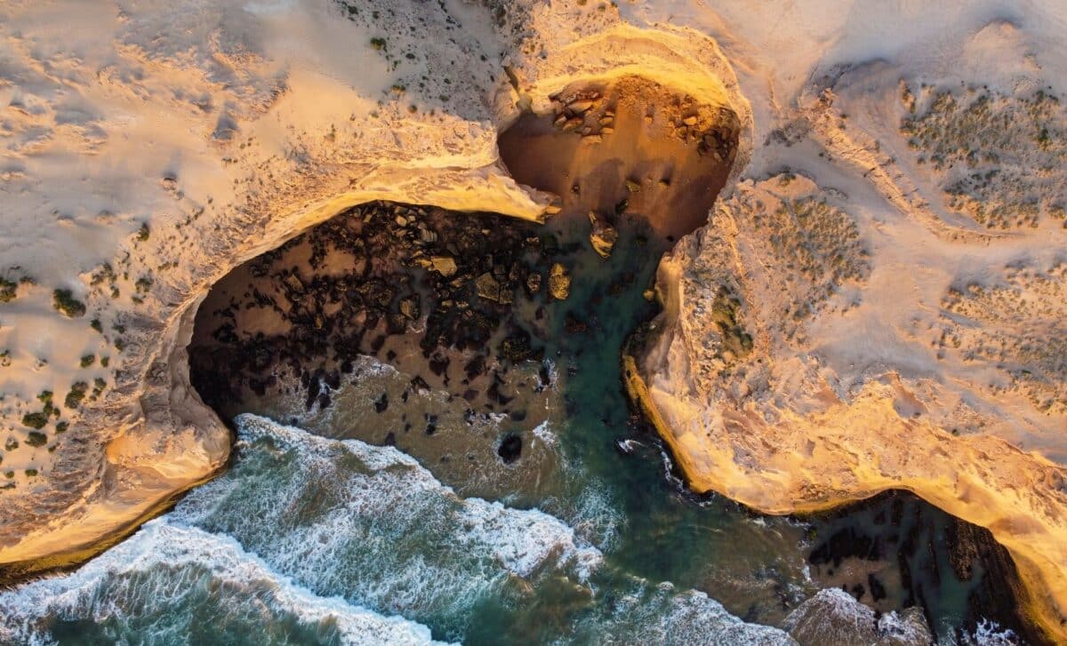 180-Million-Year-Old Microbial Fossils Discovered in Deep-Sea Rocks