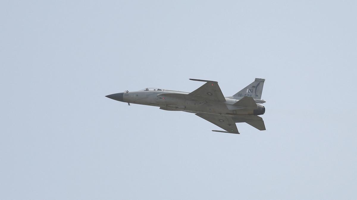 Bangladesh expresses ‘potential interest’ in procuring JF-17 fighter jets, says Pakistan