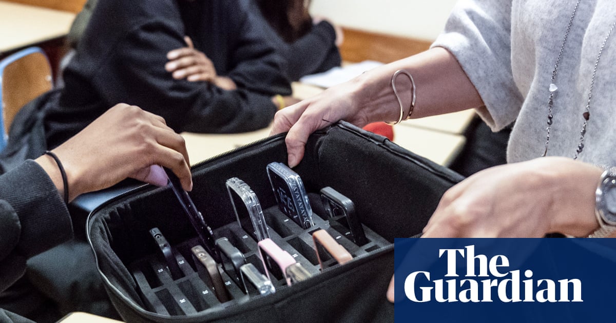 French lawmakers vote to ban social media use by under-15s | France