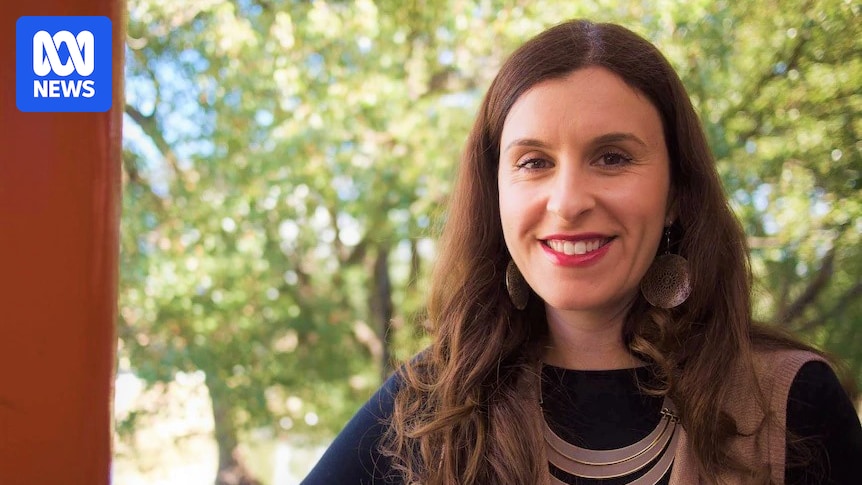 Adelaide Festival Corporation apologises to Randa Abdel-Fattah over Adelaide Writers’ Week call