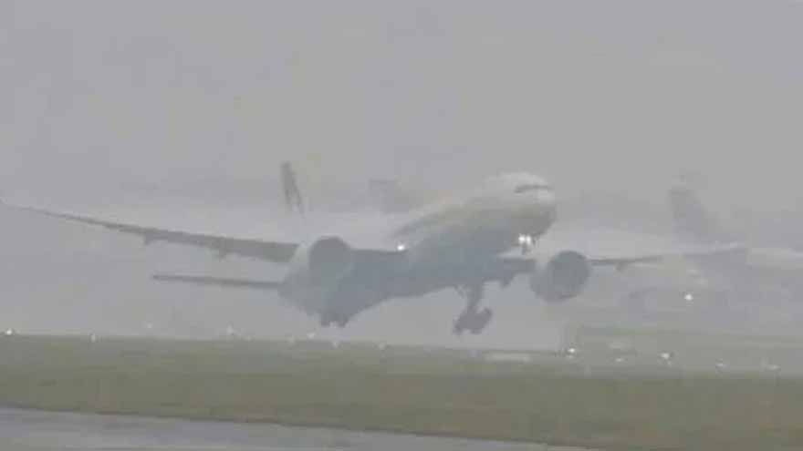 Adverse weather disrupts flight operations, four flights diverted to Islamabad