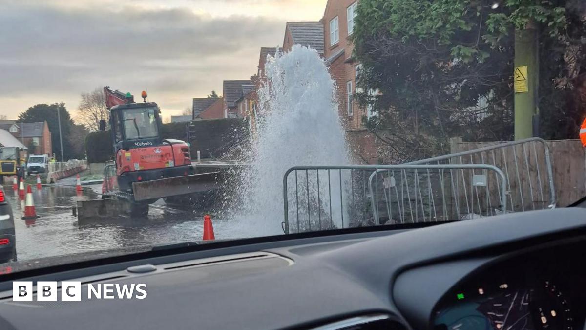 Burst pipe in Hereford leaves homes without water