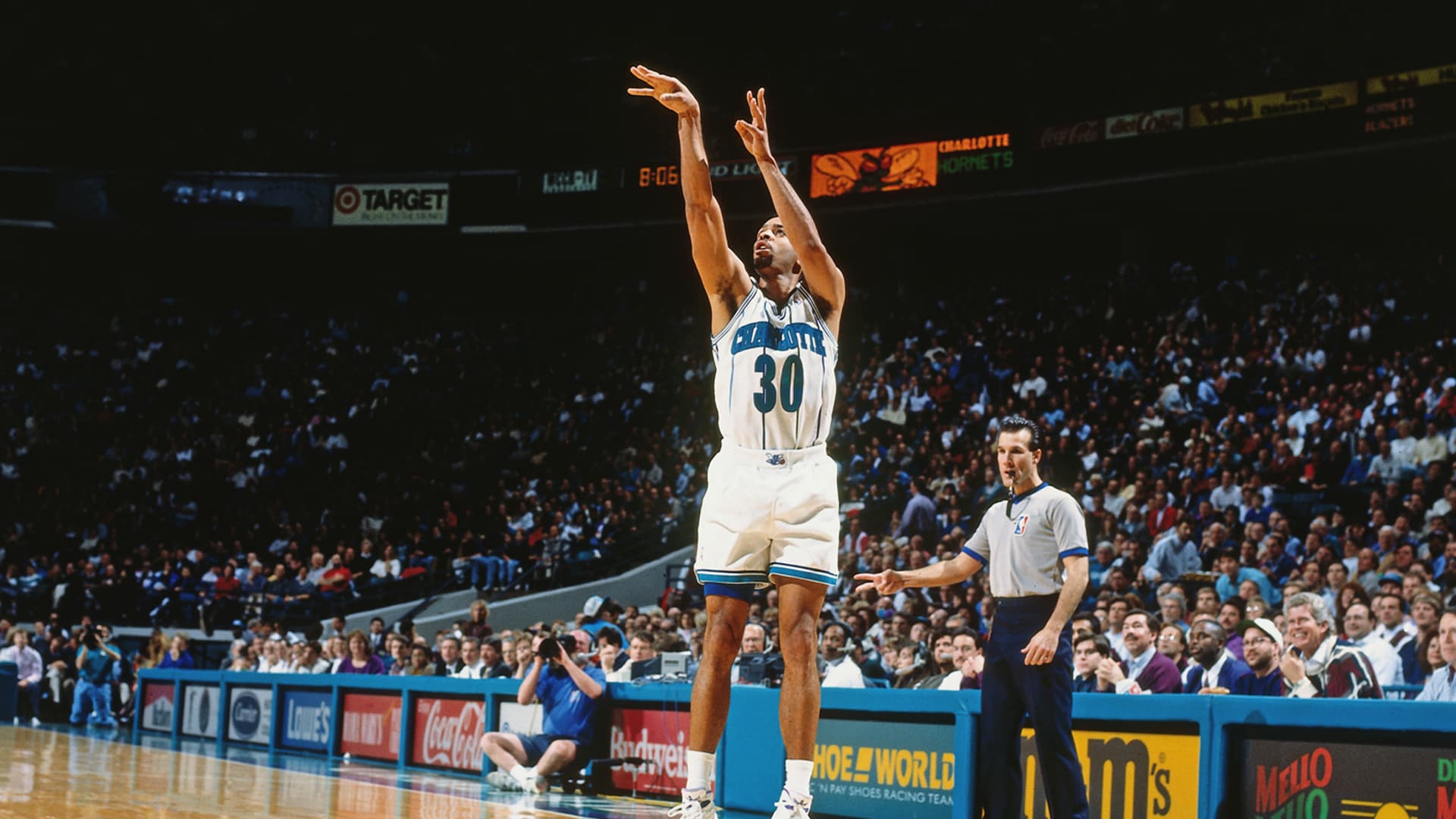 Dell Curry’s No. 30 Earns Permanent Place In Hornets’ Lore – NBA
