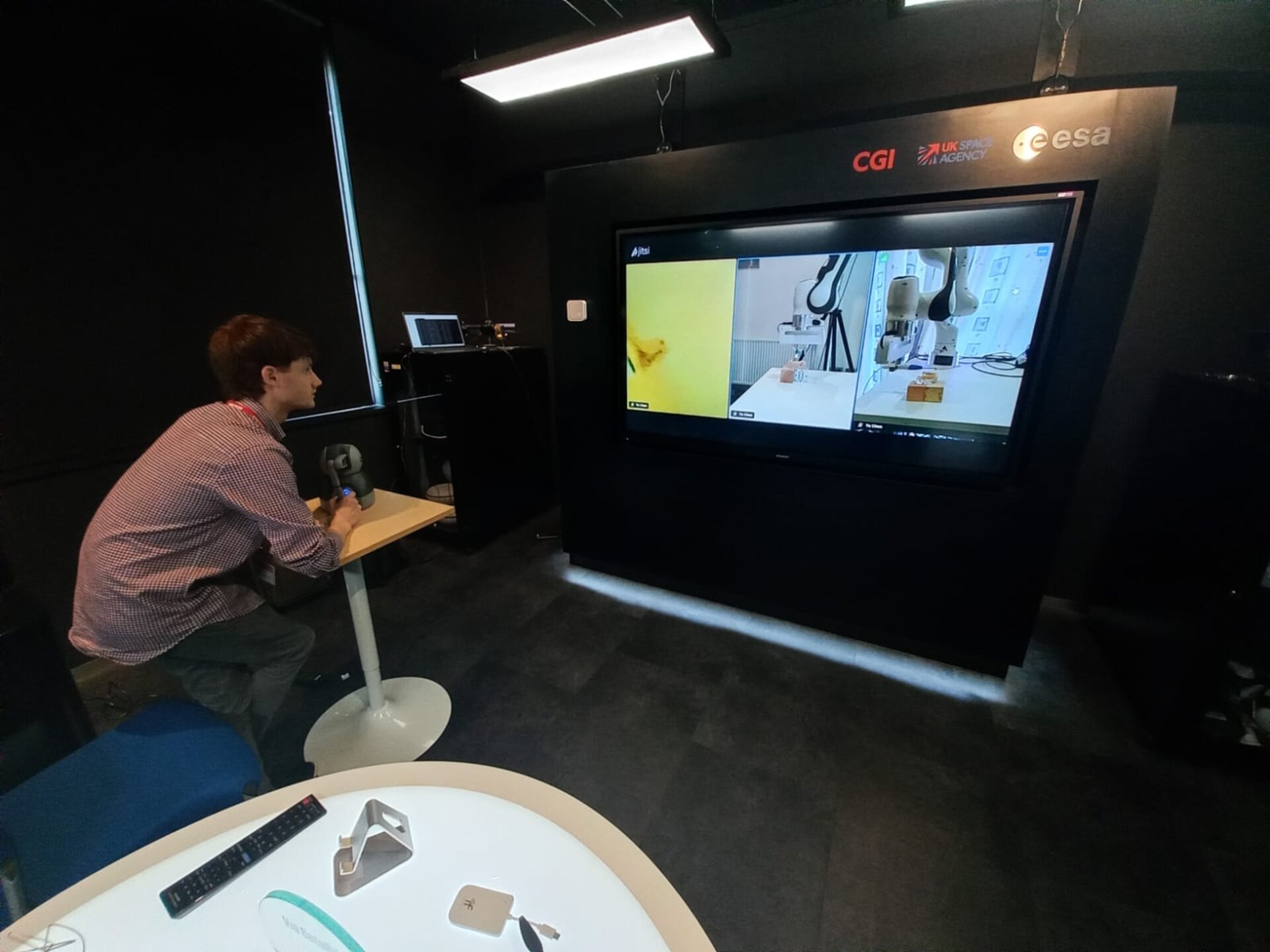 Dentistry at a distance: a 650 km checkup via satellite