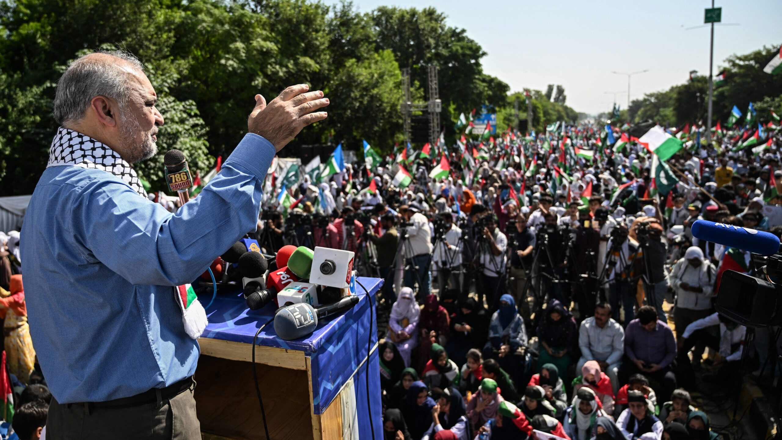 Pakistan Opposition, Religious Parties Slam Shehbaz Sharif’s Gaza Board Decision