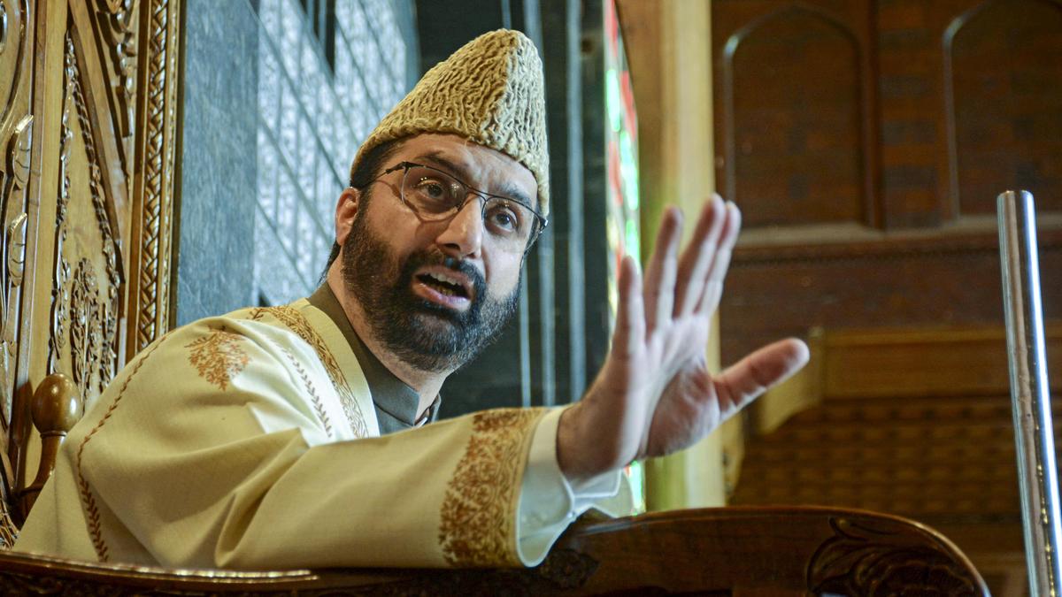 Barred from Jama Masjid, Mirwaiz’s online sermon calls for ‘dialogue on Kashmir’