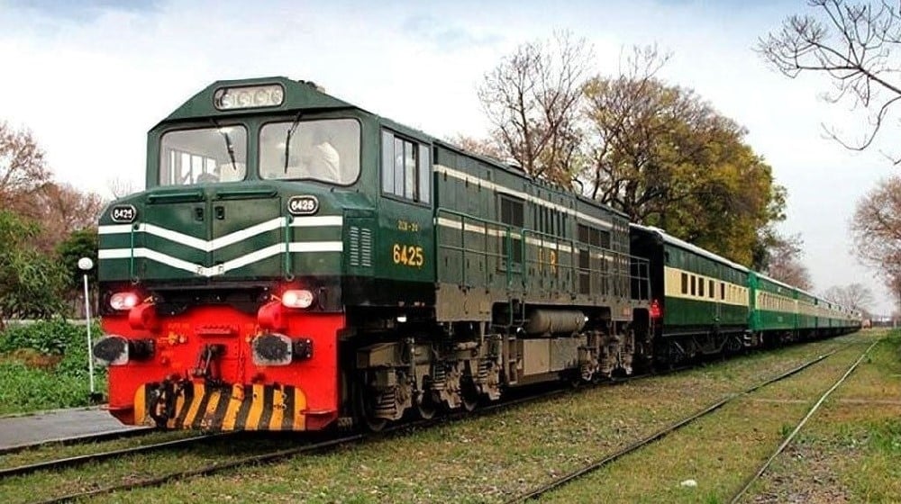 Pakistan Railways Announces Revised Schedule Due to Dense Fog
