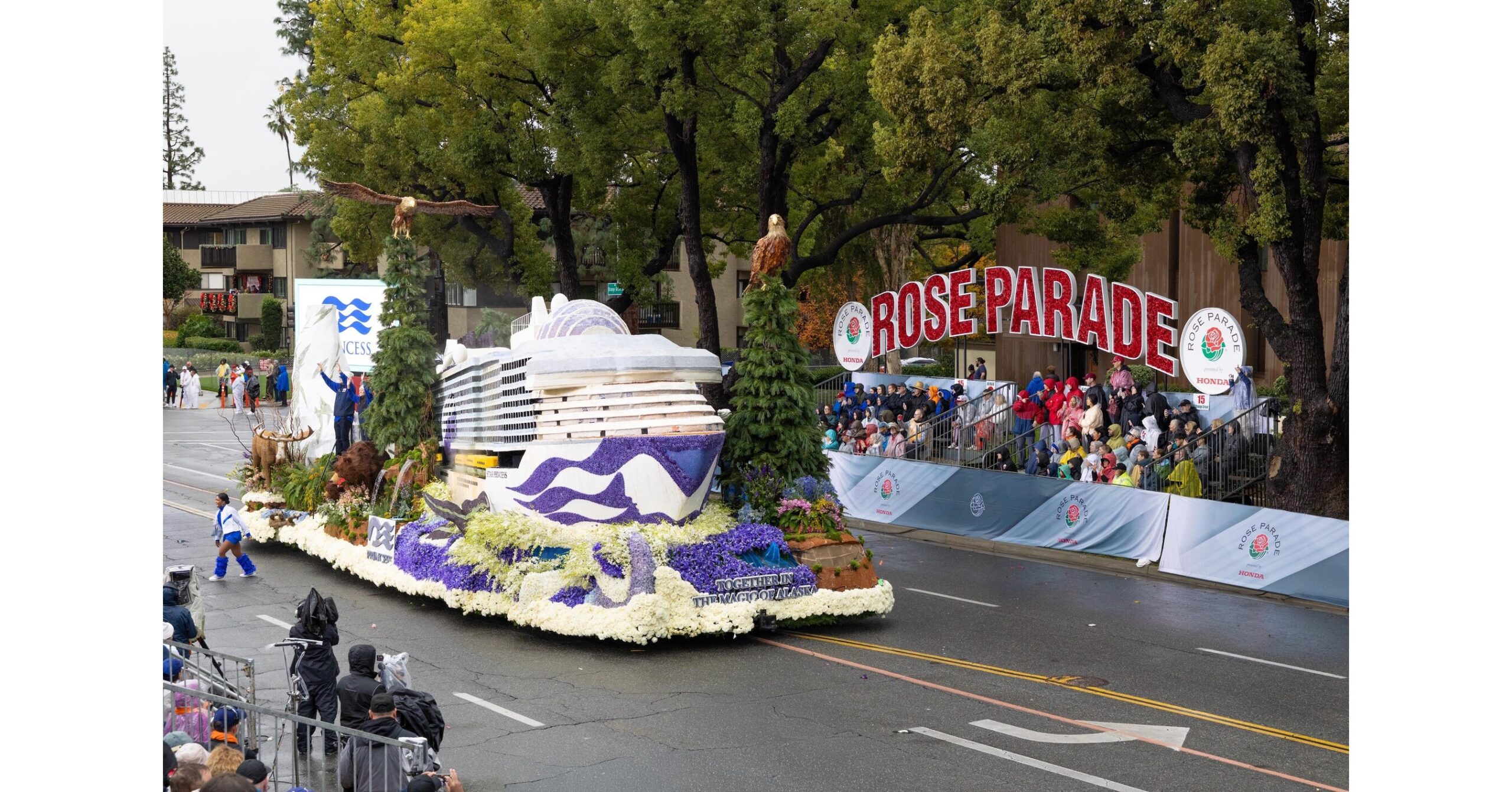 Princess Cruises Rings in New Year’s Day with Star Princess Alaska-Themed Float in the Rose Parade®