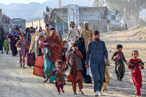 Over 3,300 Afghans Return from Iran and Pakistan in One Day as Deportations Continue