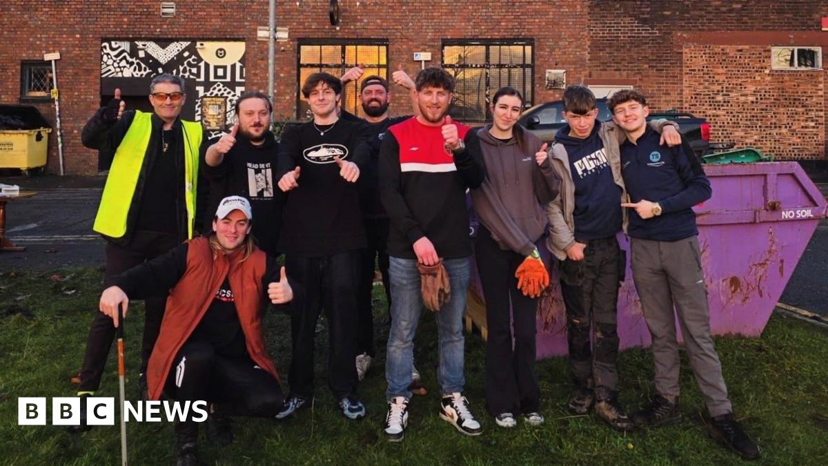 Volunteers keep Tunstall’s streets clean to boost area