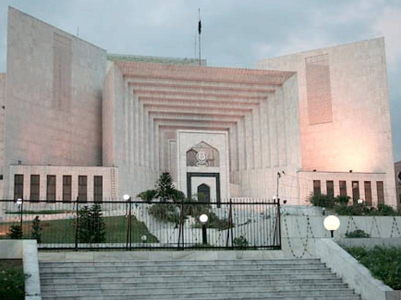 SC remarks civil servants not bound to follow illegal orders