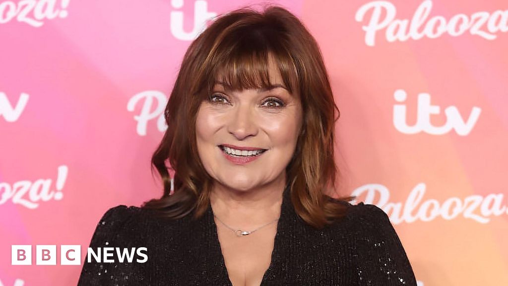 TV host Lorraine Kelly pays tribute to father after ‘shock’ death