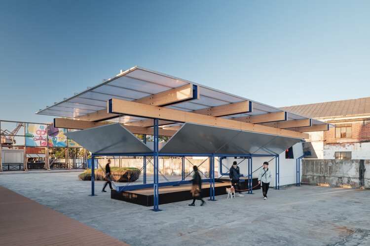 Floating Cabin / Atelier Wen'Arch - More Images