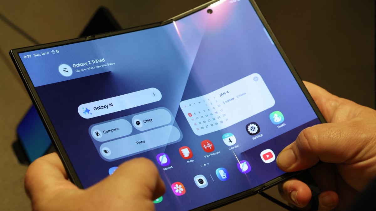 CES 2026: Samsung’s creaseless OLED screen may unlock foldable iPhones