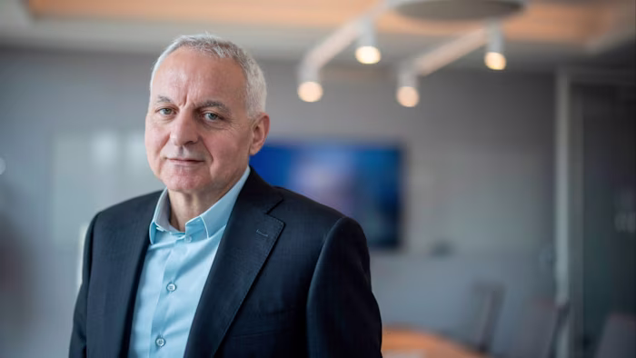 Rolls-Royce proposes multimillion pound bonus boost for chief executive