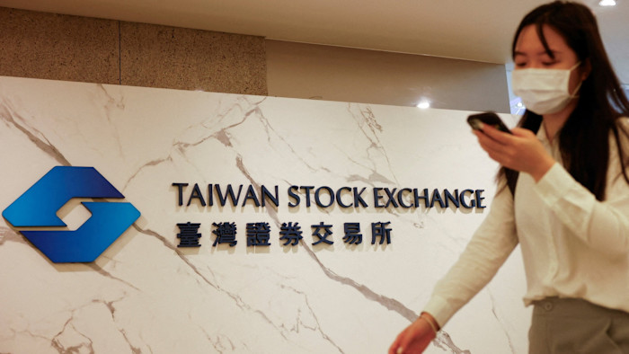 Emerging markets make roaring start to 2026 as dollar slides