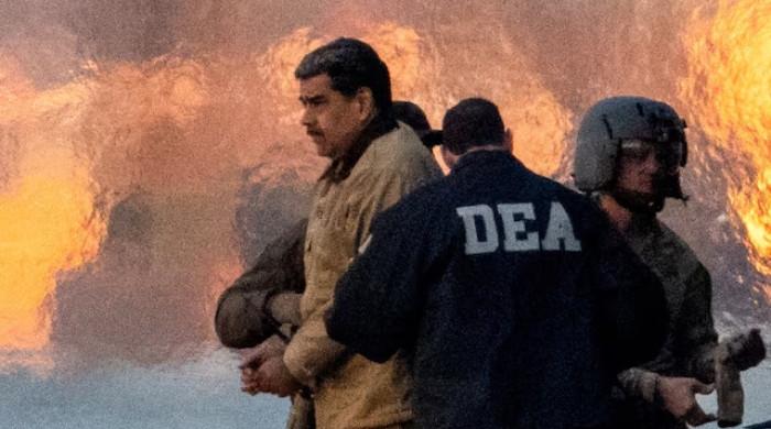 Through the ruins of a global order