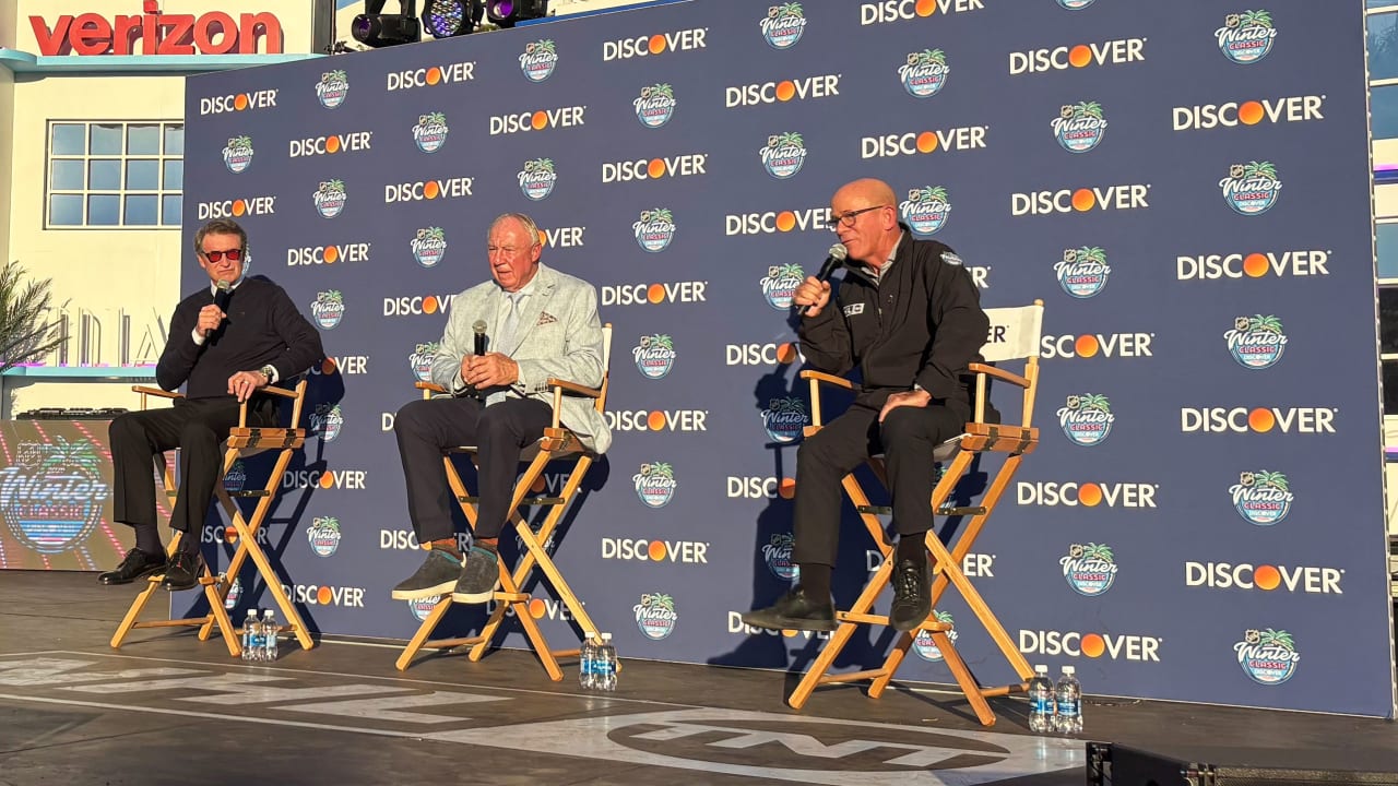 Gretzky swaps stories, reminisces ahead of Winter Classic