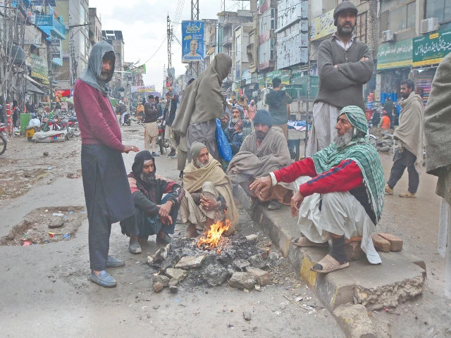 Record snowfall paralyses Naran, Kaghan