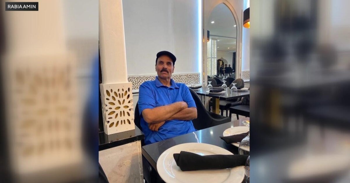 Family of Humboldt Park sub shop owner making last-ditch plea to stop his deportation