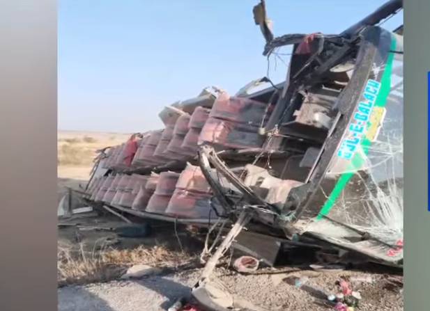Nine die as passenger coach overturns in Ormara