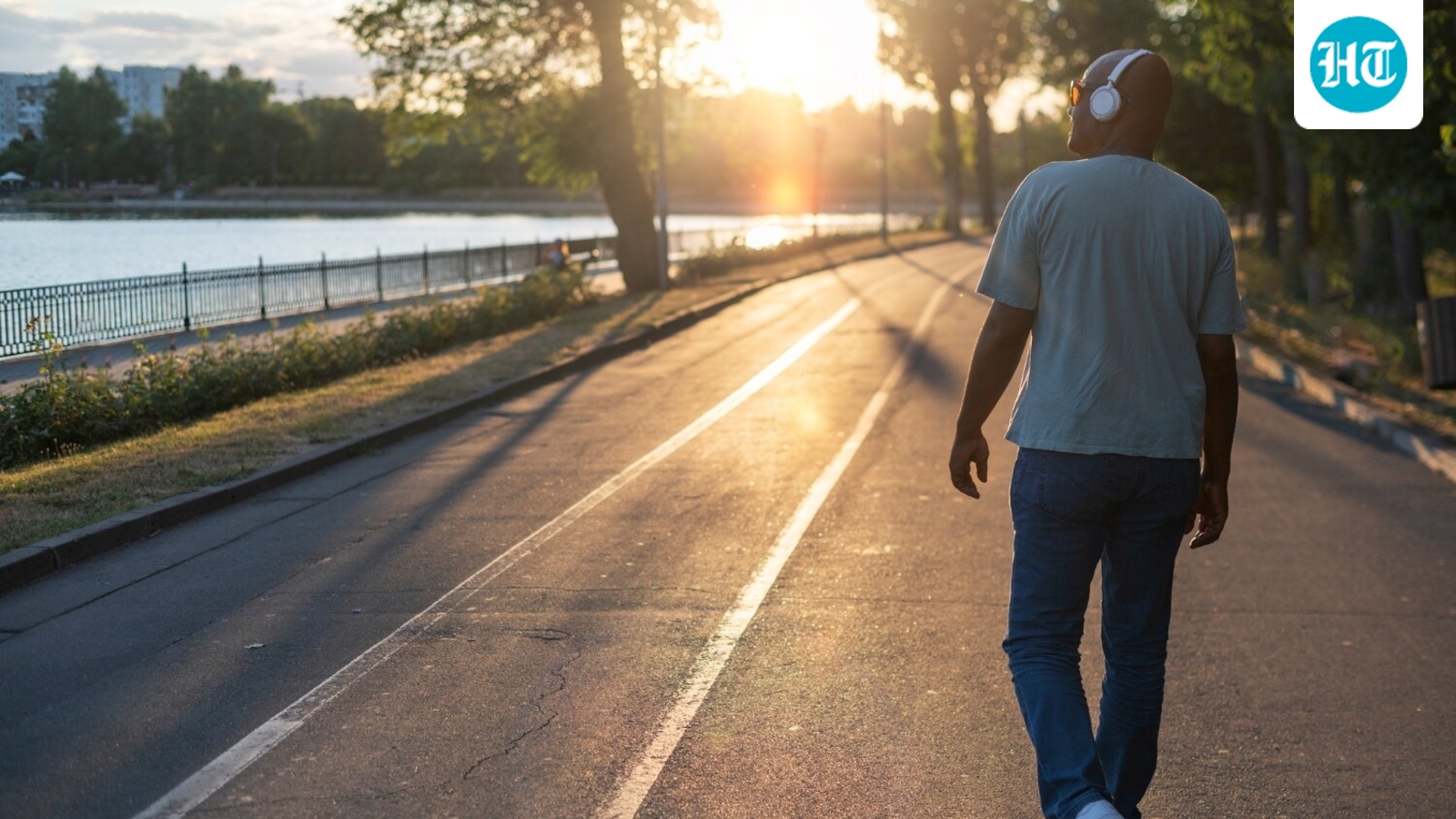 Doctor shares 5 reasons why you need to walk daily for 30 minutes or more: ‘Fewer heart attacks, lower blood pressure…’