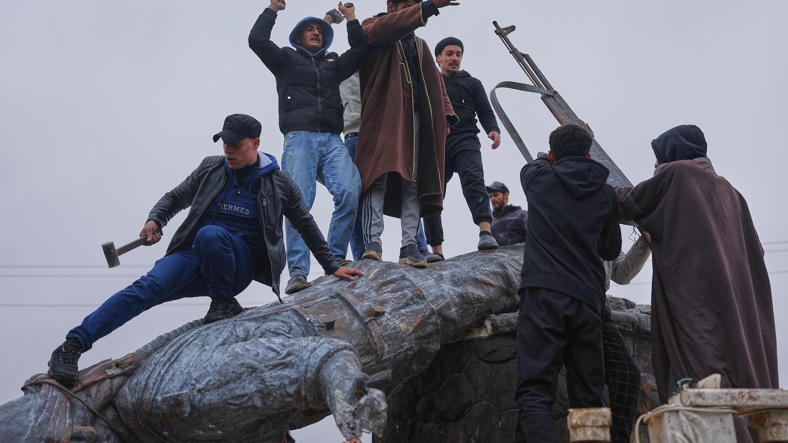 Syrian government announces a ceasefire with the Kurdish-led Syrian Democratic Forces