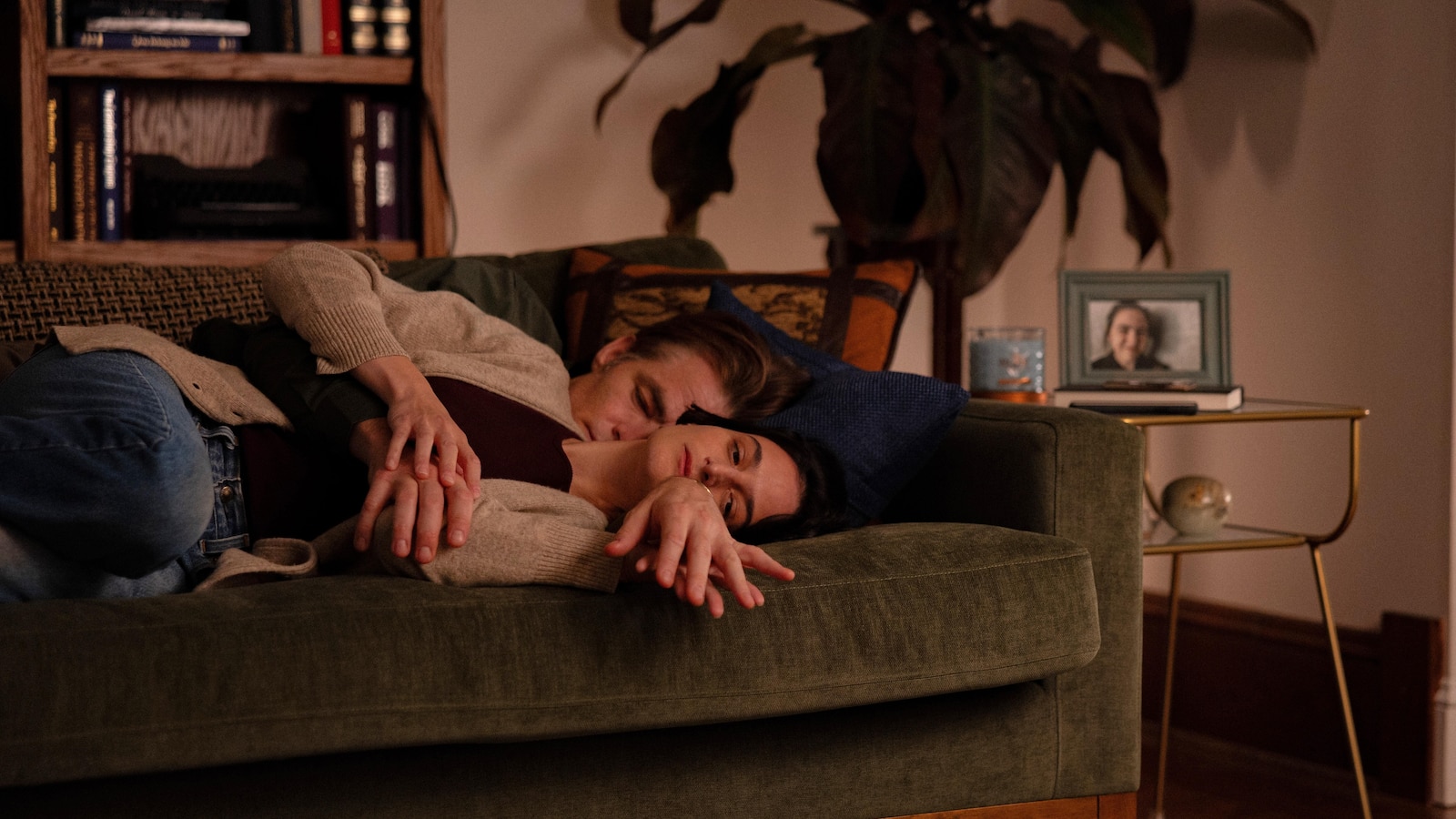 Sundance first look: Chris Pine and Jenny Slate in the delicate romantic drama ‘Carousel’