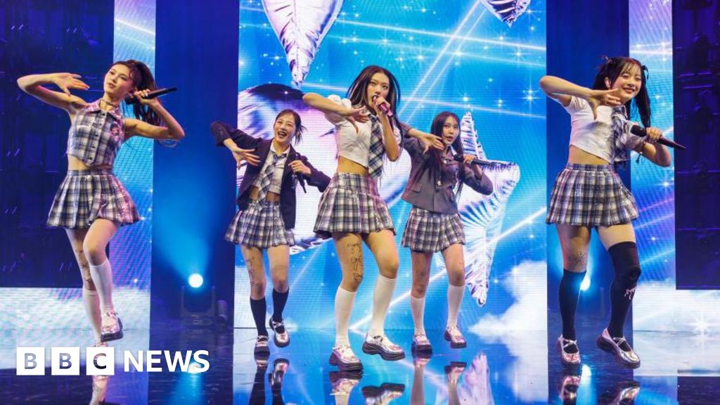 NewJeans: Ex-K-pop boss offers to forgo compensation if record label drops lawsuits – BBC