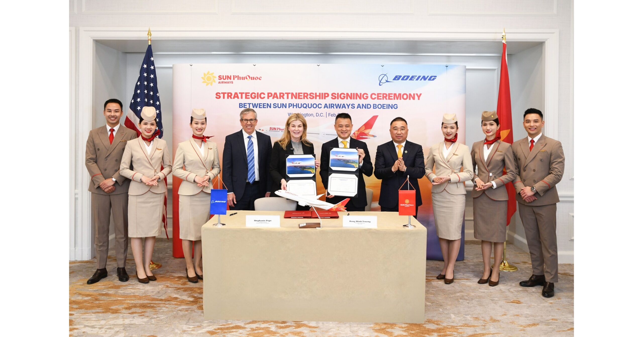 Boeing and Sun PhuQuoc Airways Announce Order for Up to 40 787 Dreamliner Jets