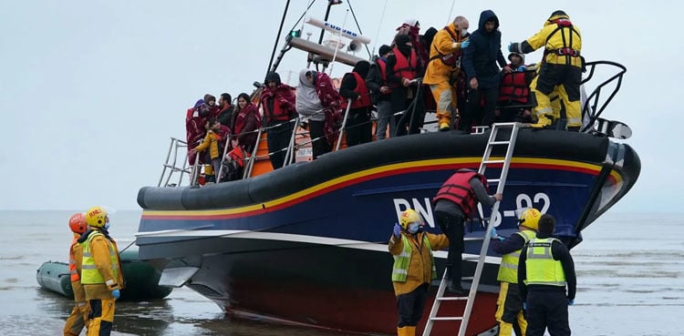 UK immigration officers deny stealing cash from ‘small boat’ migrants